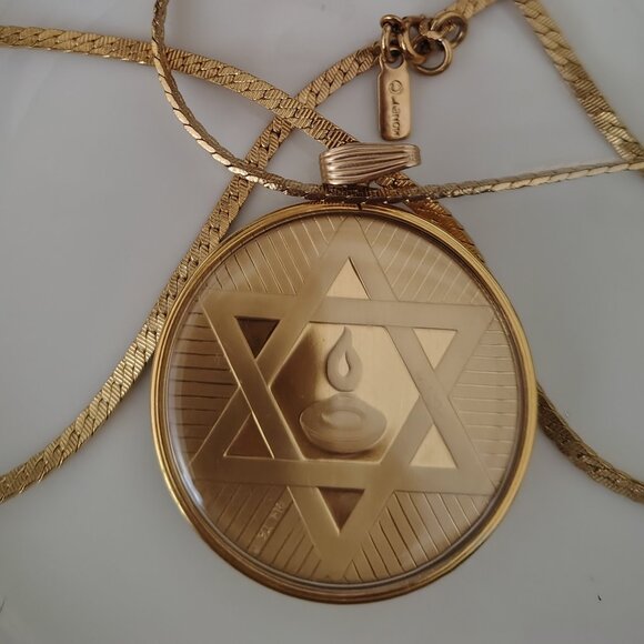 Vtg Rare Gold Plated Franklin Mint Star of David Pendant Coin Monet Necklace - Picture 1 of 5